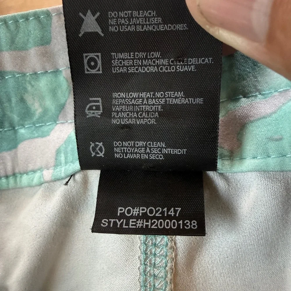 Huk Mens Mossy Oak Fracture Camo Fishing Board Shorts Aqua Grey H2000138 Size 36